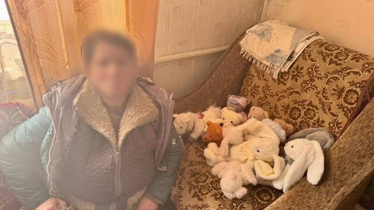 Мешканку Рівненщини увʼязнили на рік за крадіжку іграшок з дитячої могили