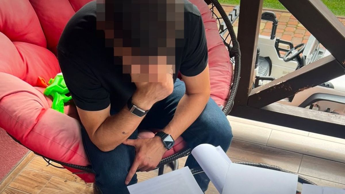 Працівника СБУ викрили на пропозиції закрити кримінальну справу за 150 тис. доларів 