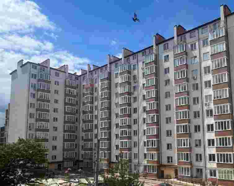 Мешканцям скандального ЖК у Рясному знову вимкнули світло, люди перекривали дорогу