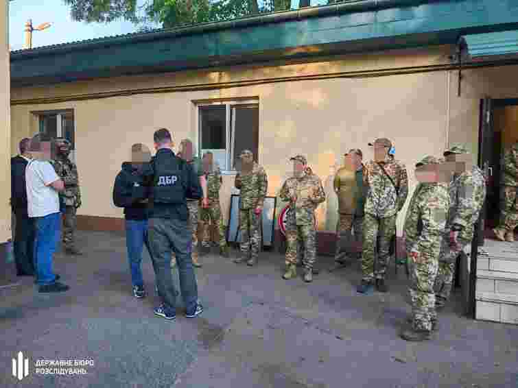 ДБР викрило у ТЦК на Одещині масштабну схему примусової мобілізації чоловіків