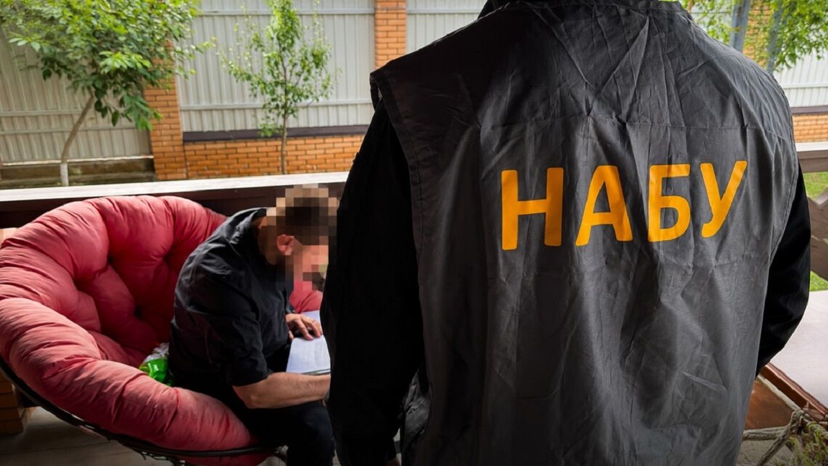 ВАКС обрав запобіжний захід співробітнику СБУ, який вимагав 150 тис. доларів хабаря