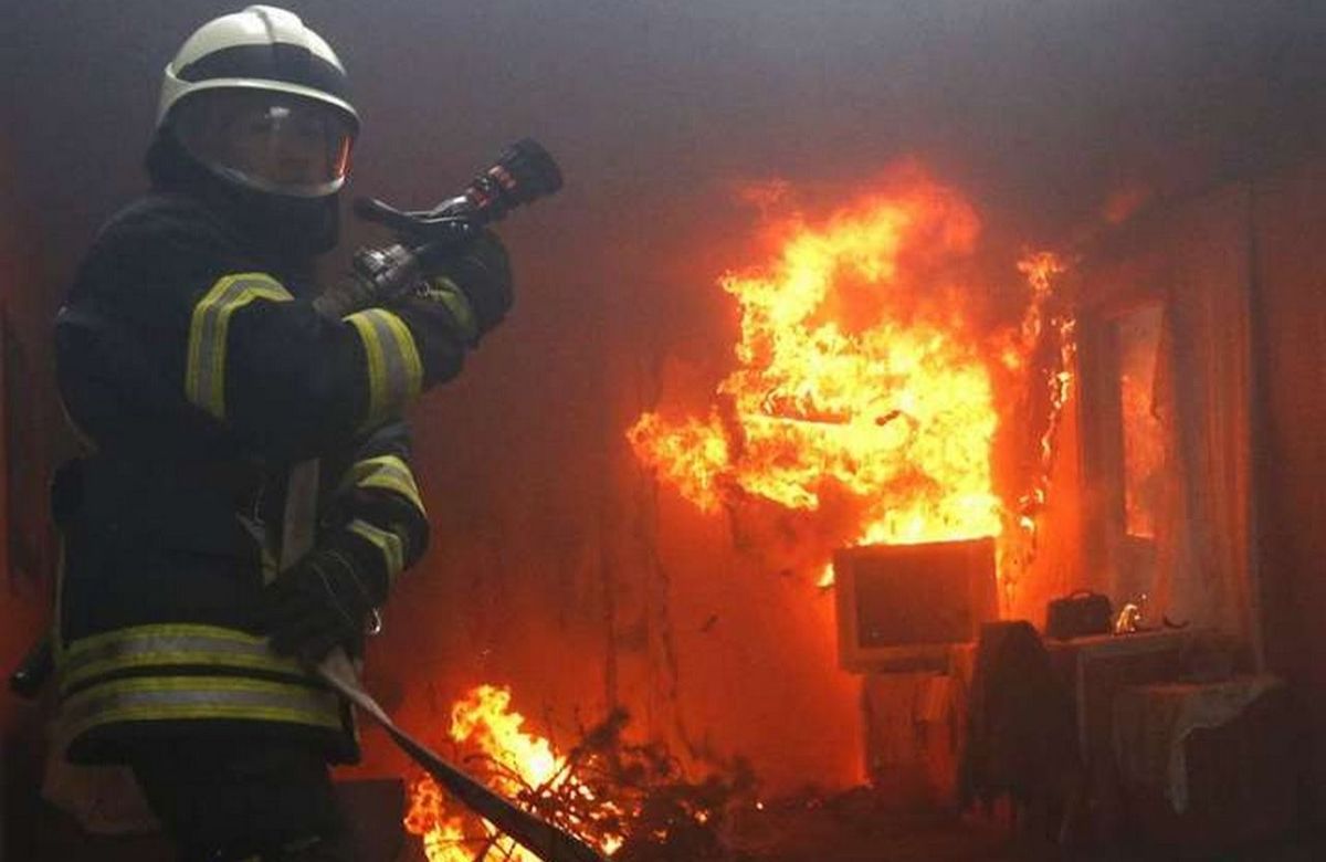 У Дрогобичі під час пожежі у власній квартирі загинула жінка