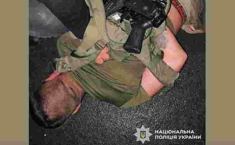 За стрілянину біля ТЦК затримали 31-річного мешканця Хмельниччини