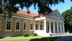Китайська льодовня та японський кабінет: чим цікавий палац у Самчиках на Хмельниччині