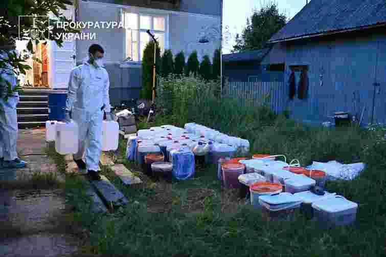 На Буковині ліквідували нарколабораторію, яка забезпечувала психотропами всю країну