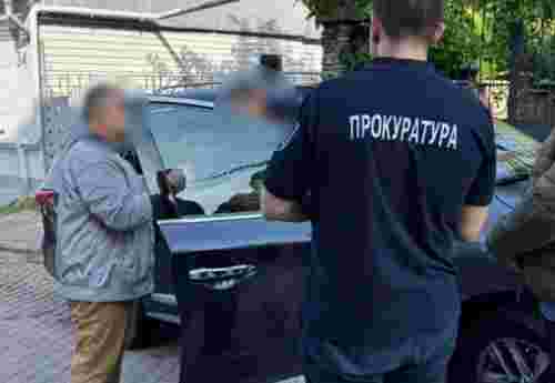 Екскерівник МСЕК з Буковини допоміг втекти за кордон 59 ухилянтам з фальшивою інвалідністю