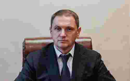 Керівник Рівненської прокуратури оформив усе своє майно та автомобілі на родичів