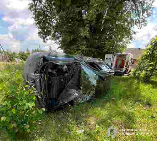 На Самбірщині перекинувся Land Rover, водій помер у реанімації