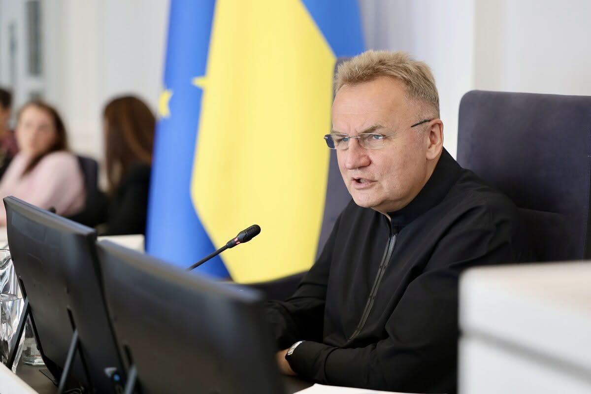 Андрій Садовий порадив полякам заспокоїтись і згадати, хто є справжньою загрозою