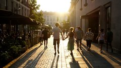 Спека лише набирає обертів: синоптики шокували прогнозом до +37°С в Україні