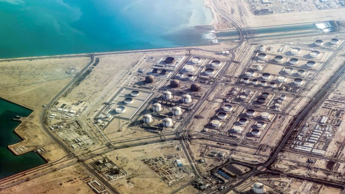 На газопереробному заводі в Катарі стався вибух, є багато постраждалих та зниклих безвісти