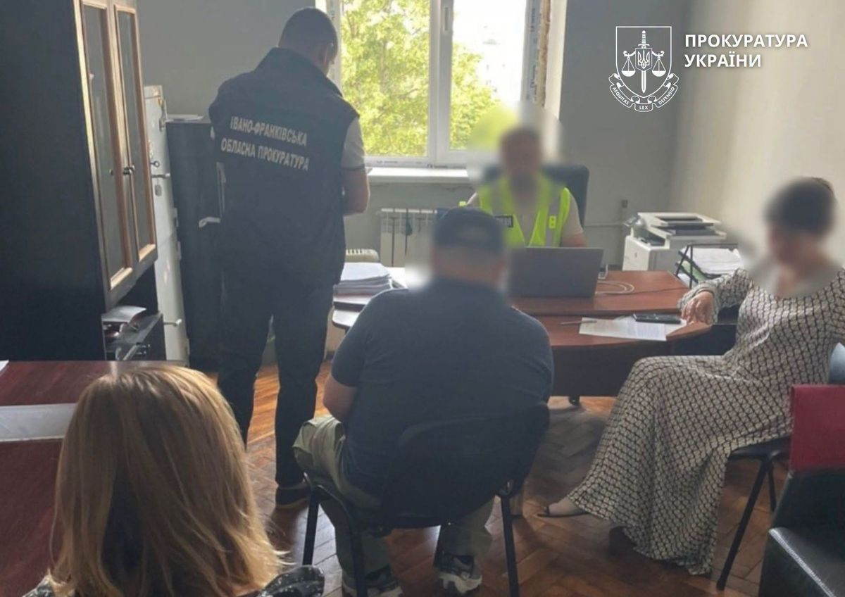 Екскерівника Івано-Франківського облавтодору арештували за схему з корисними копалинами