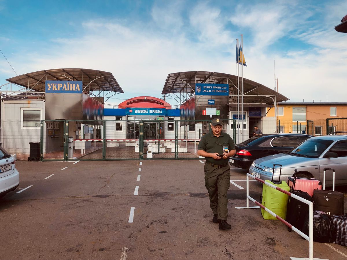 Пішоходів попередили про затримки в перетині популярного пункту пропуску на Закарпатті