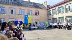 У Копичинцях стався скандал через використання двомовної пісні Монатика на випускному в школі