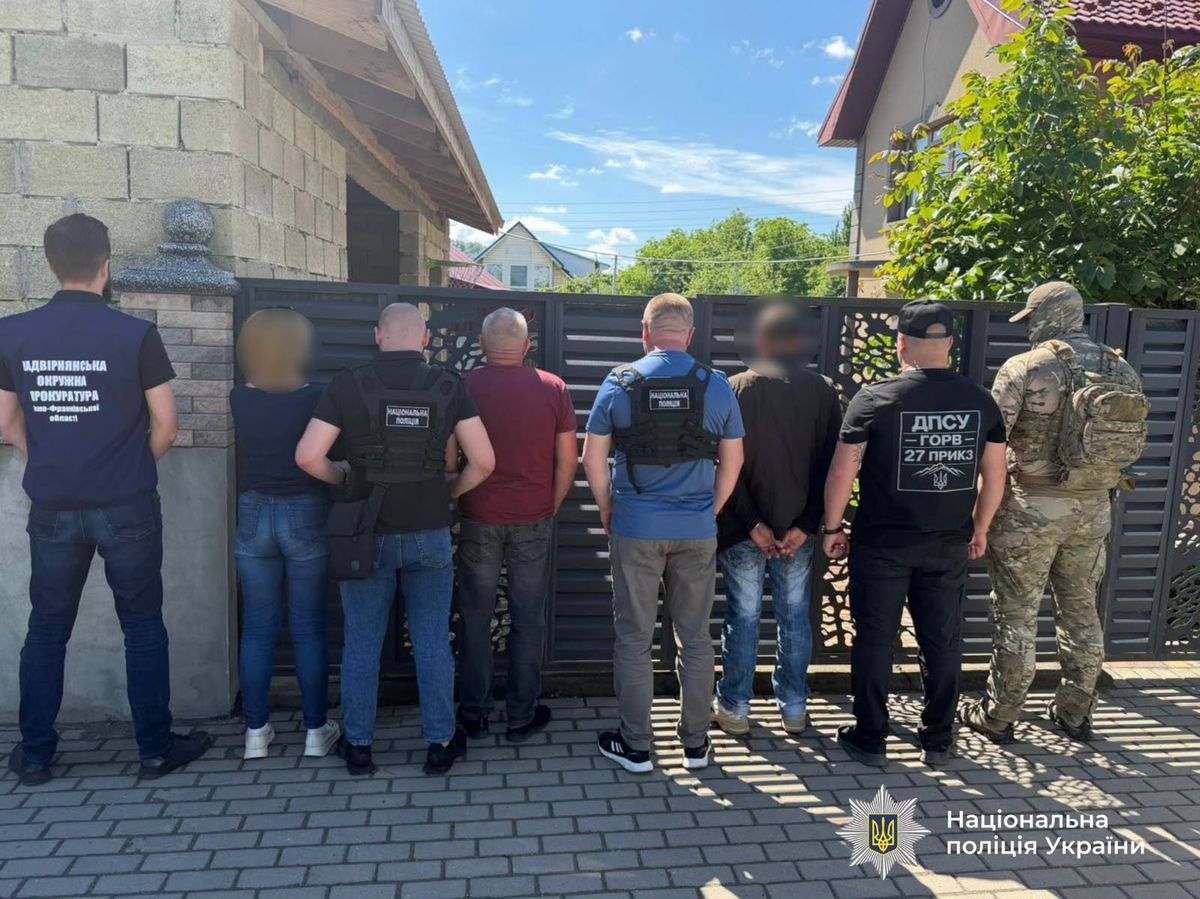 На Прикарпатті арештували буковинку, яка уклала з ухилянтом «шлюб за добу»