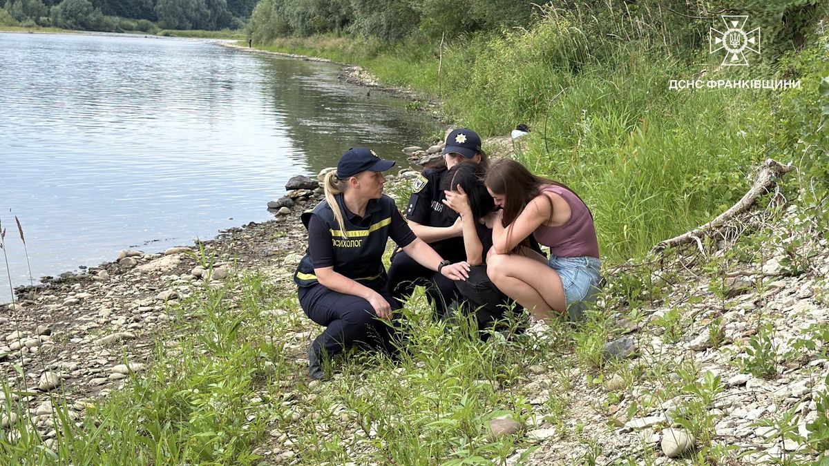 Рятувальники витягнули з Дністра тіло зниклого 13-річного хлопця