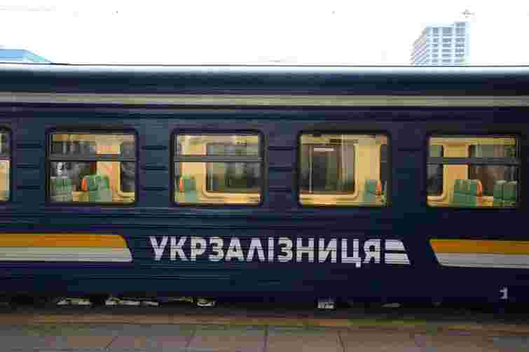 «Укрзалізниця» на літо змінила графік руху низки приміських поїздів на Хмельниччині