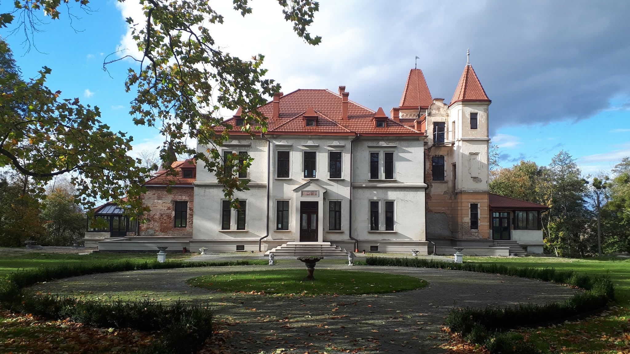 Палац Бруніцьких у Підгірцях (фото з фейсбук-сторінки палацу)