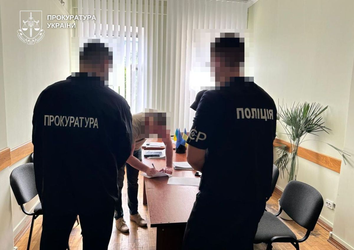 Начальника управління в Луцьку підозрюють у розтраті 2,3 млн грн на реконструкції кінотеатру