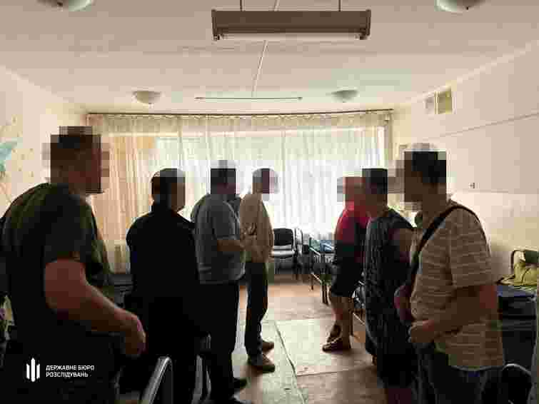 Після перевірки омбудсмана ДБР відкрило справу щодо порушень у ТЦК в Миколаєві