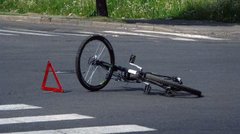 У Дрогобичі водій легковика на смерть збив велосипедиста