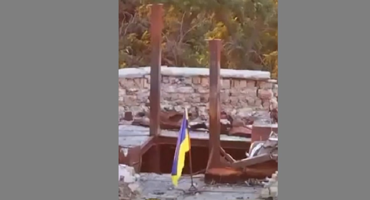 Сили оборони встановили український прапор на Кінбурнській косі