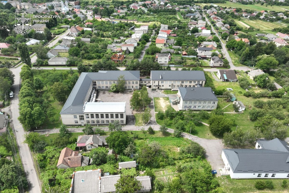 Підрядника підозрюють у привласненні 2 млн грн під час ремонту школи на Закарпатті