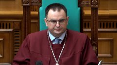 Суддя КСУ Барабаш як науковець обґрунтував повернення старої версії Конституції за Януковича