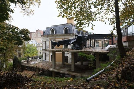 Суд зобов’язав знести триповерховий самобуд біля Стрийського парку