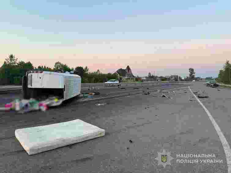 Водій мікроавтобуса загинув унаслідок зіткнення з Mercedes поблизу Ковеля