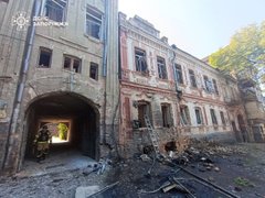 Росіяни вдарили дроном по історичних будинках у Запоріжжі, є поранені