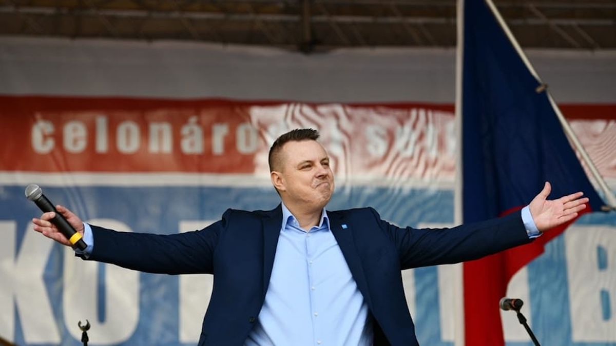 Чеський депутат заявив про бажання позбавити Зеленського ордену Білого лева