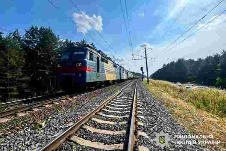 Вантажний потяг збив на смерть 33-річну мешканку Рівненщини