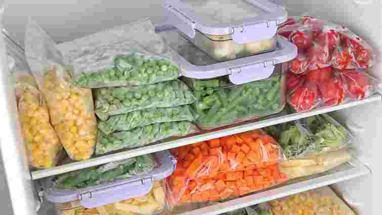 Витратите час і продукти даремно: які овочі не можна класти в морозилку