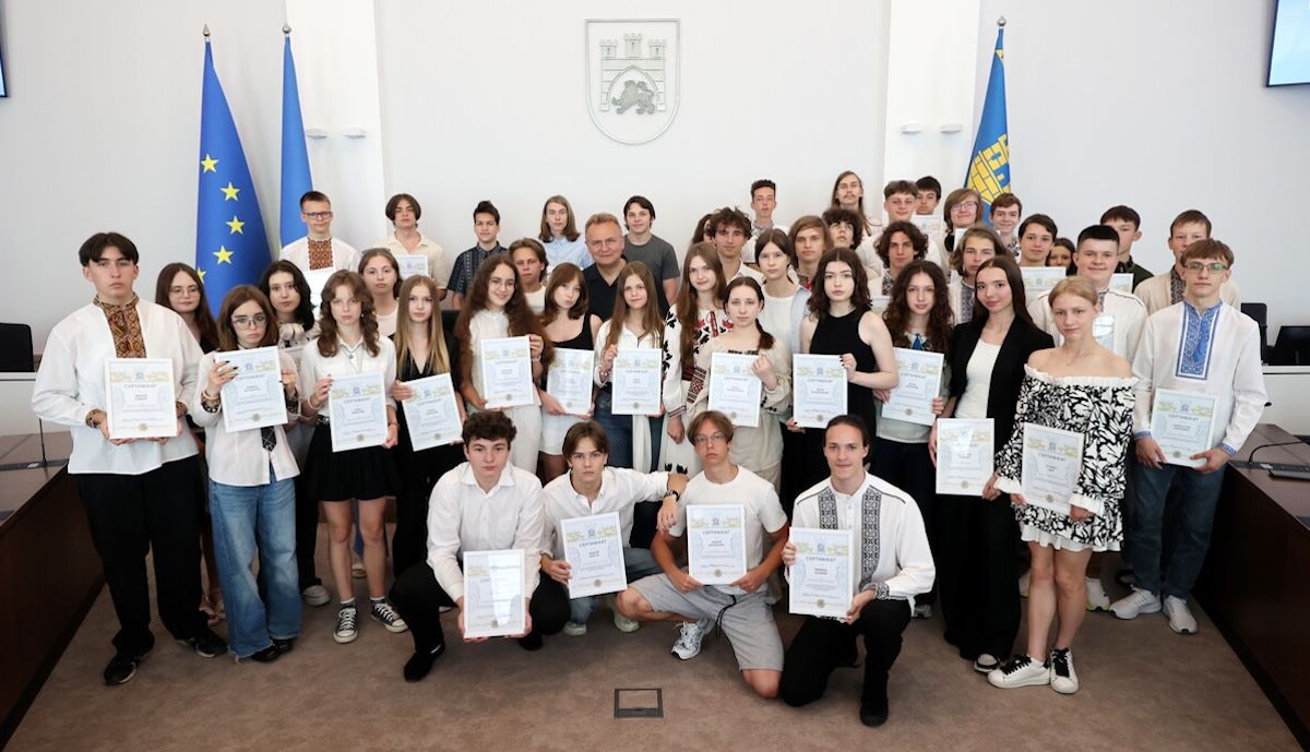 Львівські школярі отримали по 10 тис. грн премії за перемоги в олімпіадах та конкурсах