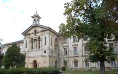 Журналісти виявили завищені ціни у тендері з ремонту психлікарні у Львові на 453 млн грн