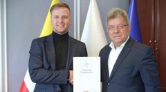 У Польщі звільнили чиновника після скандалу з українським таксистом
