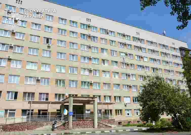 Ліфтерам лікарні на Прикарпатті виплачували 300% надбавки за боротьбу з Covid-19