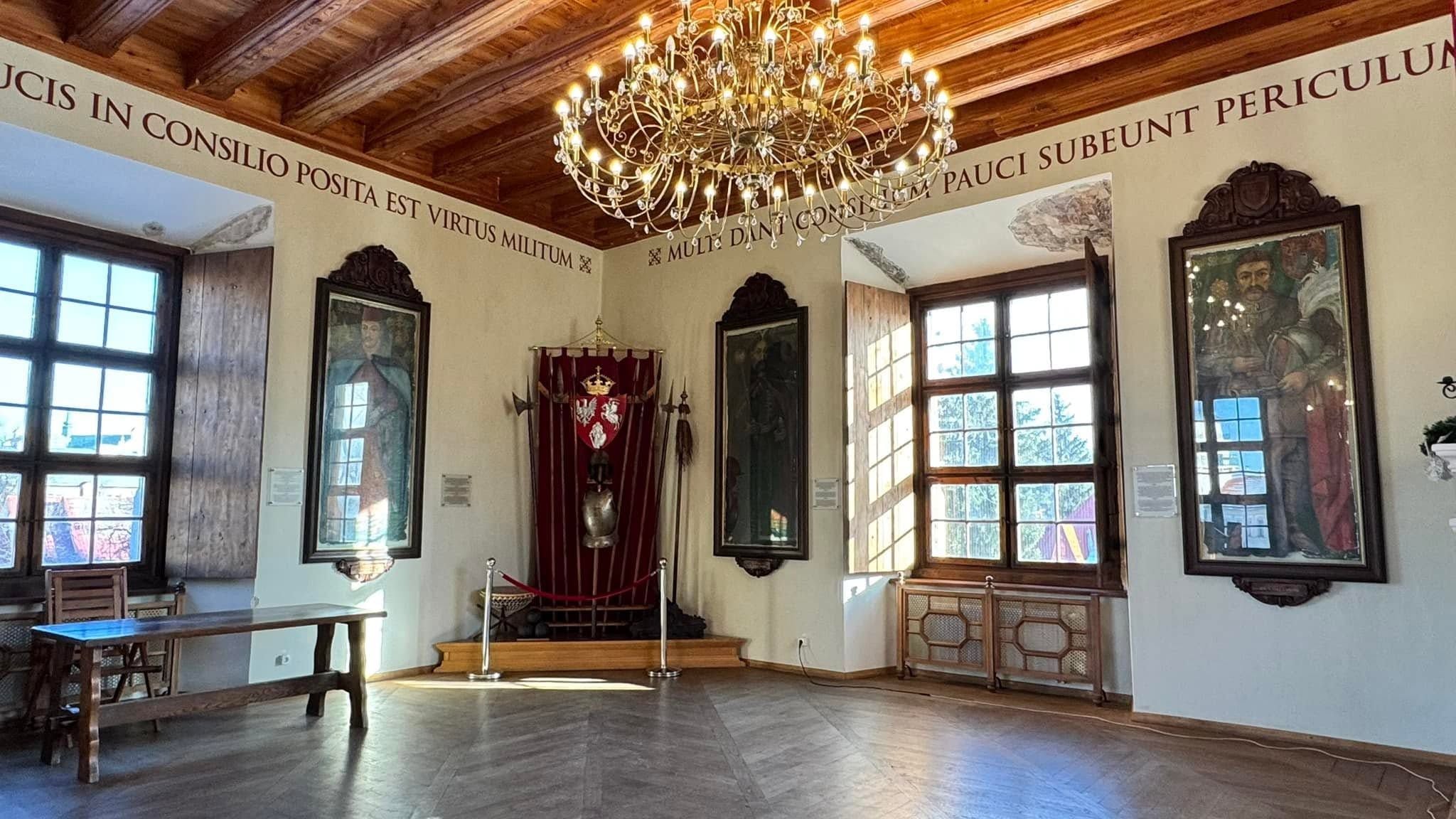 Гетьманська зала (фото зі сторінки Львівської галереї мистецтв)