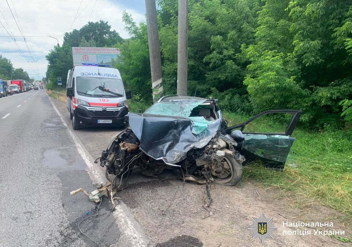 Біля Івано-Франківська сталася аварія з 15 постраждалими