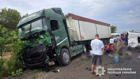На Миколаївщині в лобовій ДТП загинули 12 людей 