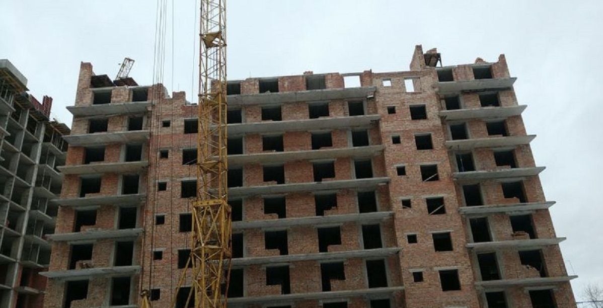 Недобудована багатоповерхівка на вул. Тернопільській, 42/ Фото ЛУН