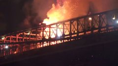 У Нью-Йорку під час шоу з феєрверками загорівся Бруклінський міст
