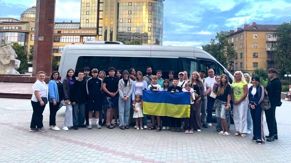 Низка міст Європи відмовилась приймати на літній відпочинок дітей з Франківська