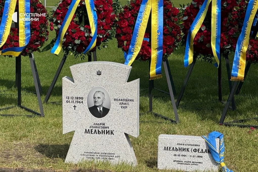 Перший памʼятник на могилі Софії Мельник (фото Суспільного)