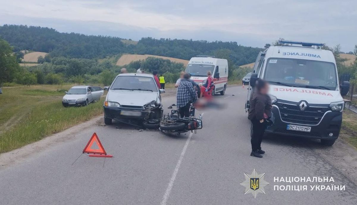 На Львівщині у ДТП з автомобілем ВАЗ загинув 25-річний пасажир мотоцикла