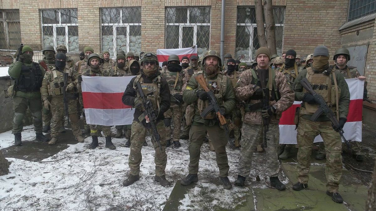 Українським компаніям платитимуть по 300 тис. грн за супровід іноземних добровольців 