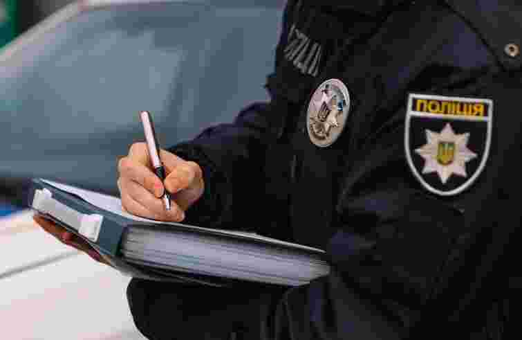 Закарпатця засудили за хабар поліцейському дорогою в ТЦК