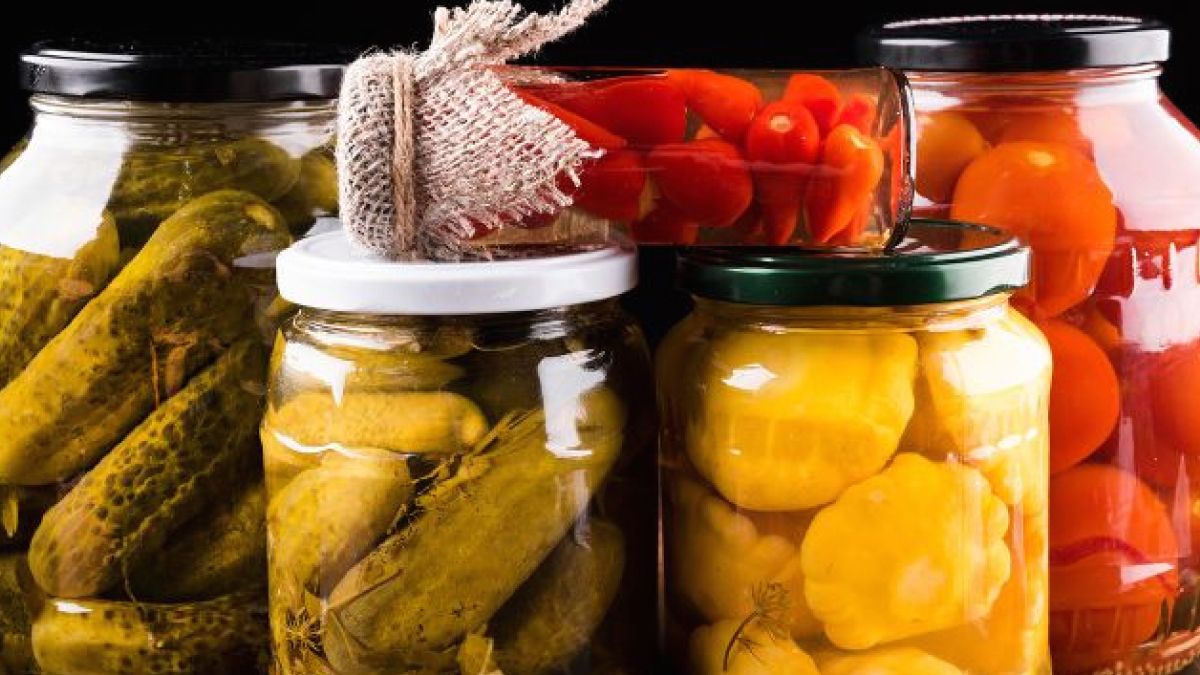 Роками вважали інакше: чи можна використовувати йодовану сіль для консервації