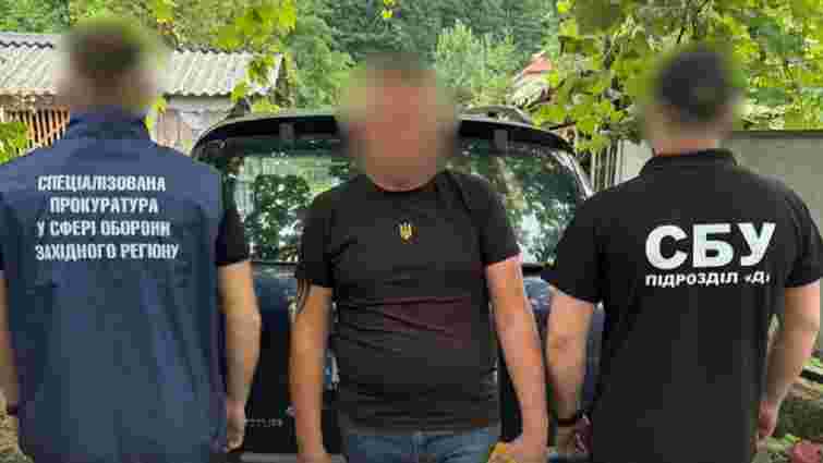 Заступника командира військової частини на Закарпатті затримали на хабарі